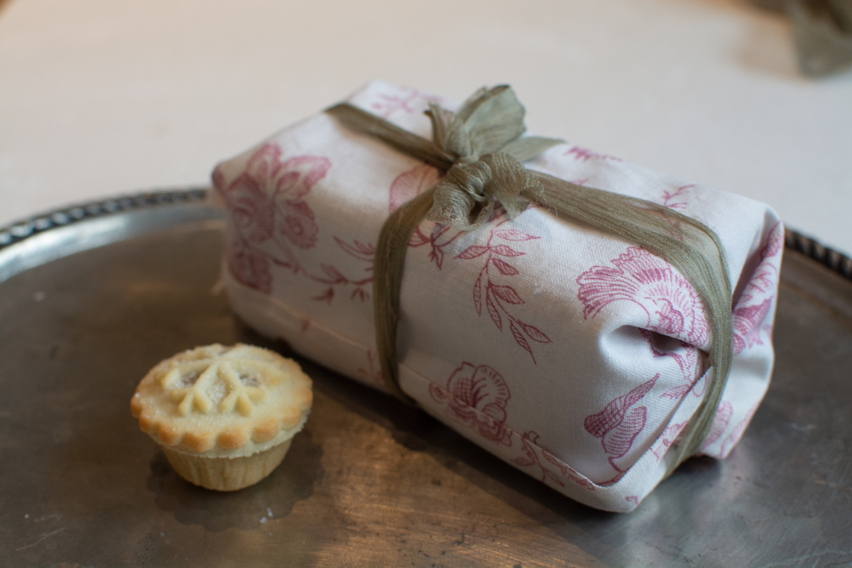 3 Tips for Environmentally-Friendly Gift Wrapping | Charlotte Argyrou